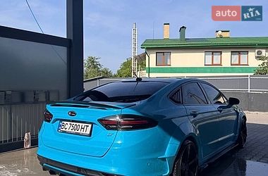 Седан Ford Fusion 2013 в Львові