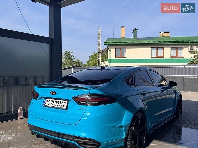 Седан Ford Fusion 2013 в Львові