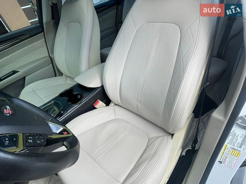 Седан Ford Fusion 2013 в Львове