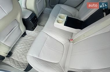 Седан Ford Fusion 2013 в Львові