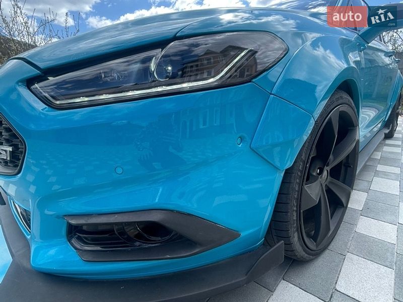 Седан Ford Fusion 2013 в Львове