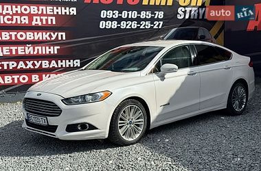 Седан Ford Fusion 2012 в Стрию