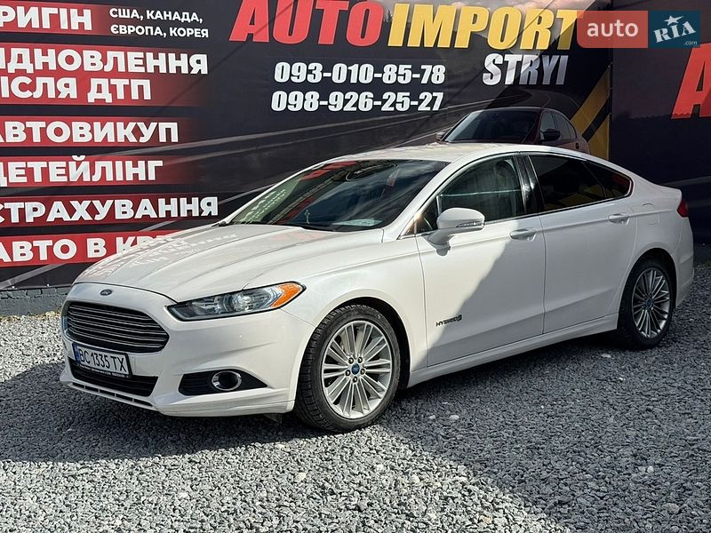 Седан Ford Fusion 2012 в Стрию
