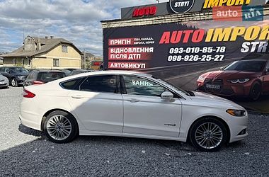 Седан Ford Fusion 2012 в Стрию