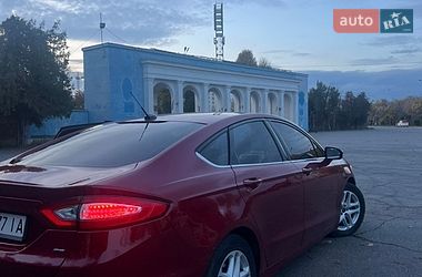 Седан Ford Fusion 2015 в Ужгороді