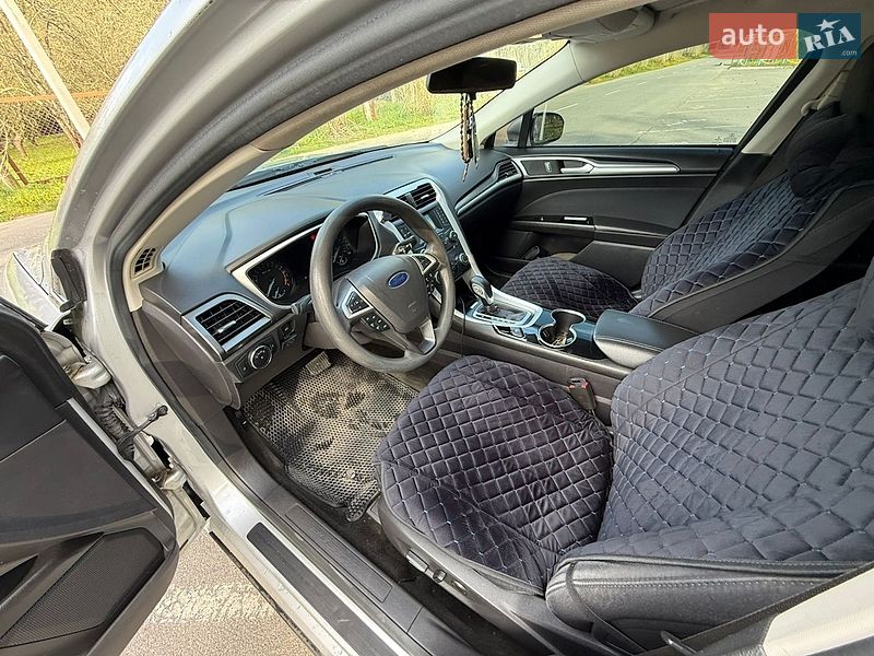 Седан Ford Fusion 2016 в Ладижині