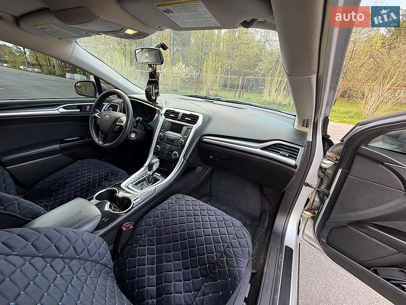 Седан Ford Fusion 2016 в Ладижині