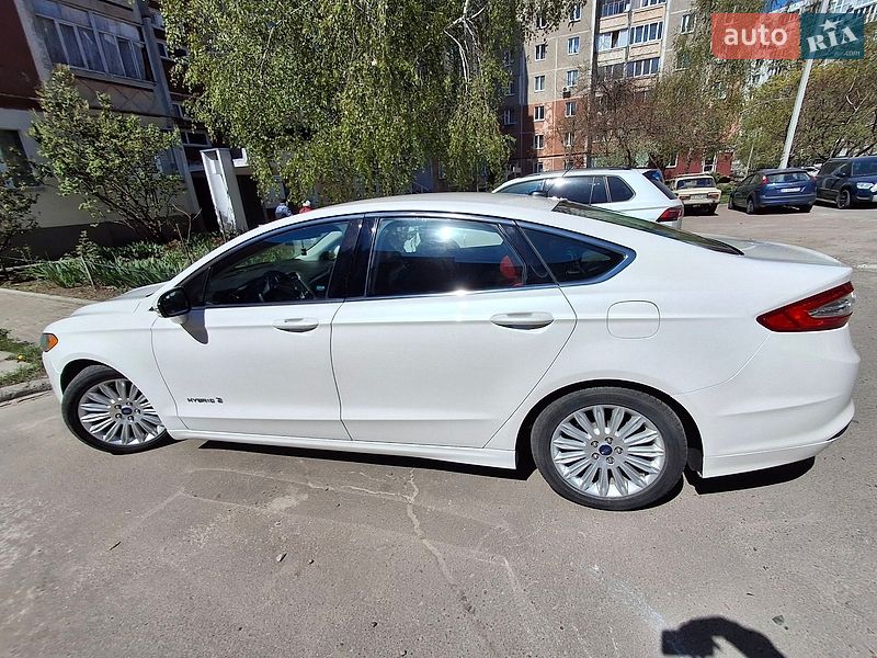 Седан Ford Fusion 2015 в Чернигове