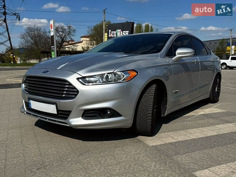 Седан Ford Fusion 2014 в Львове