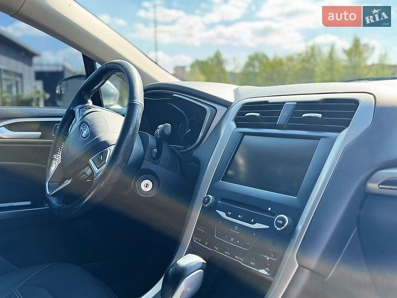 Седан Ford Fusion 2014 в Львове