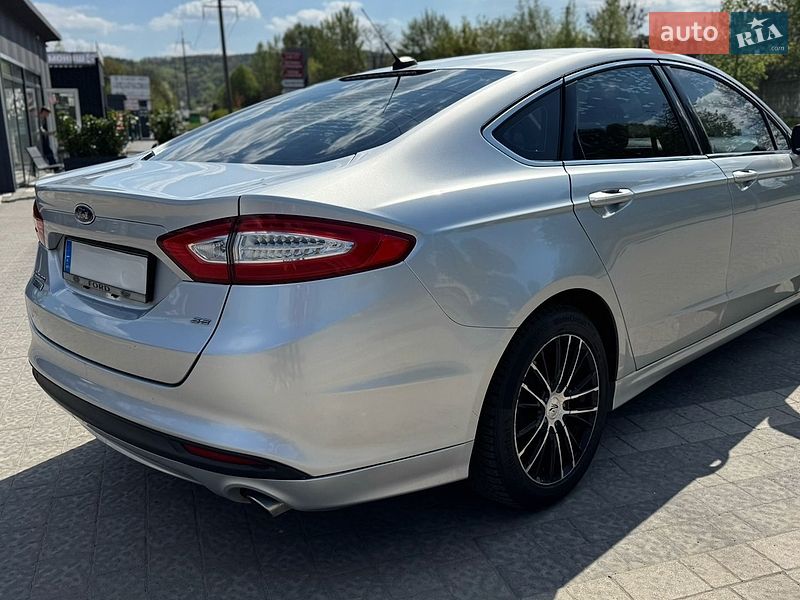 Седан Ford Fusion 2014 в Львове