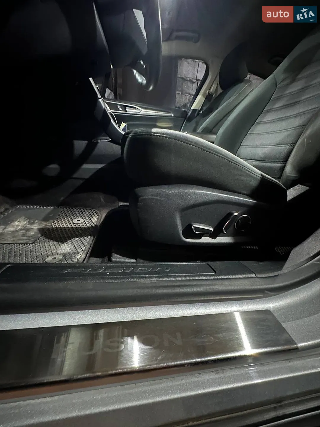 2016 Ford Fusion - мініатюра 21