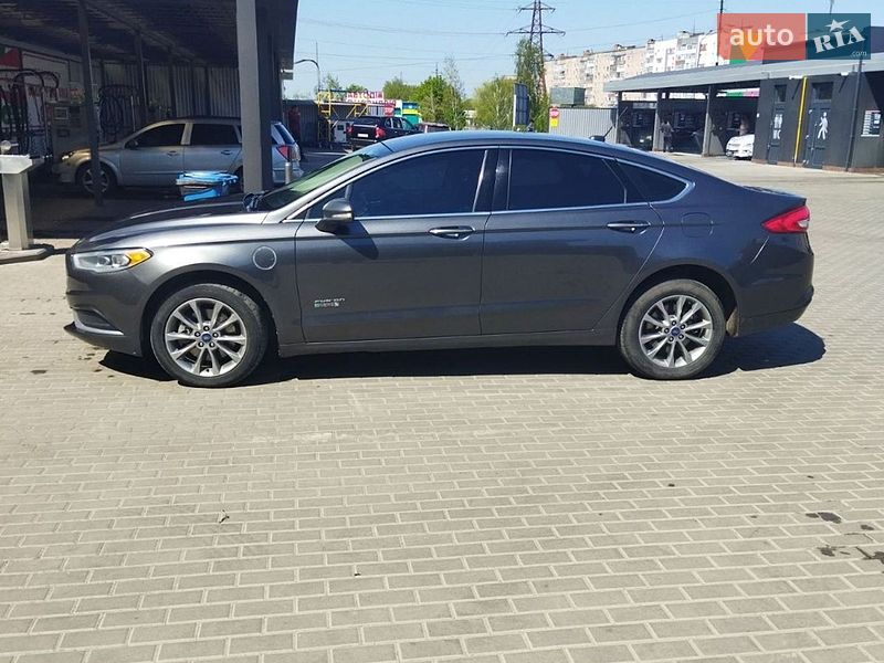 Седан Ford Fusion 2018 в Александрие