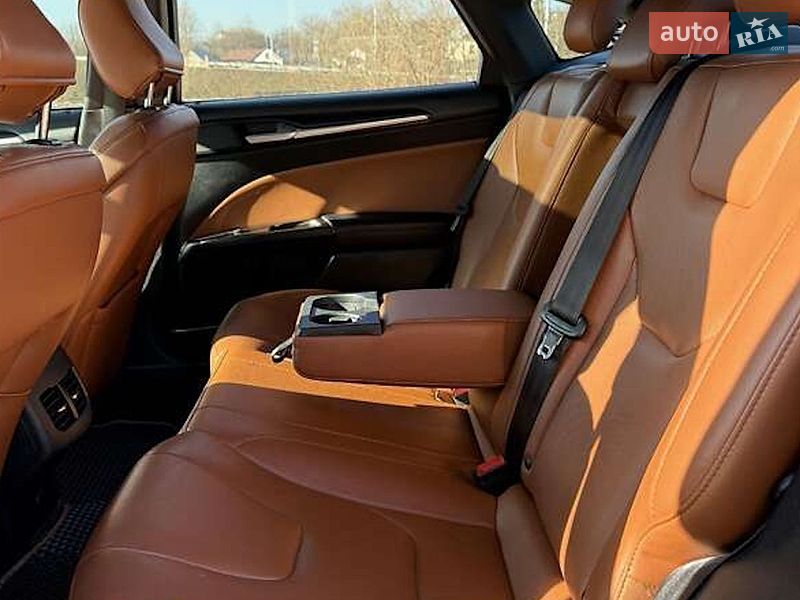 Седан Ford Fusion 2019 в Виннице