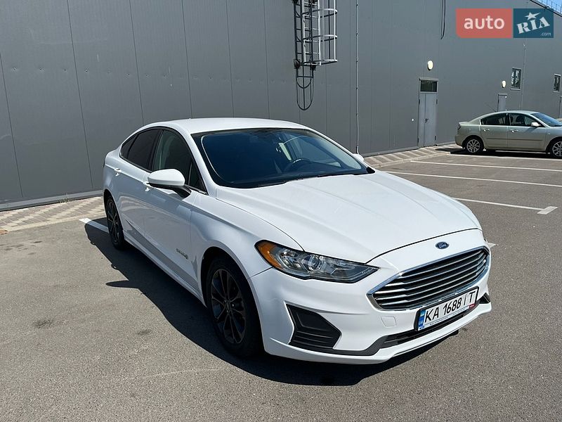 Седан Ford Fusion 2019 в Києві