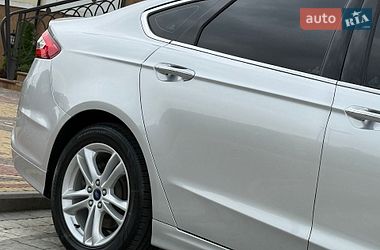 Седан Ford Fusion 2016 в Дрогобичі