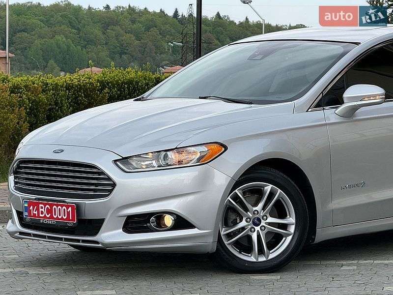 Седан Ford Fusion 2016 в Дрогобичі