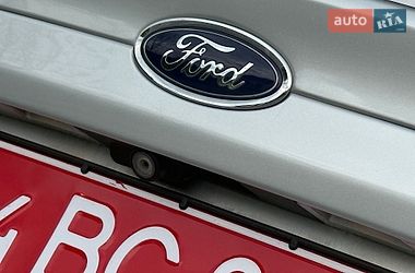 Седан Ford Fusion 2016 в Дрогобичі
