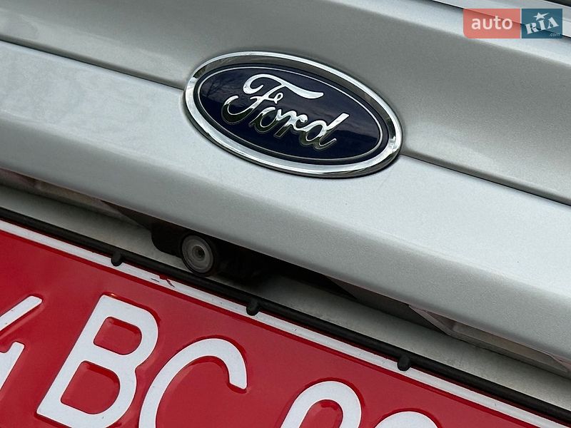 Седан Ford Fusion 2016 в Дрогобичі