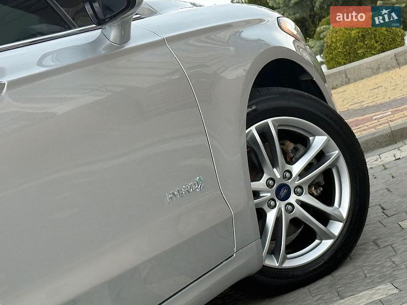 Седан Ford Fusion 2016 в Дрогобичі
