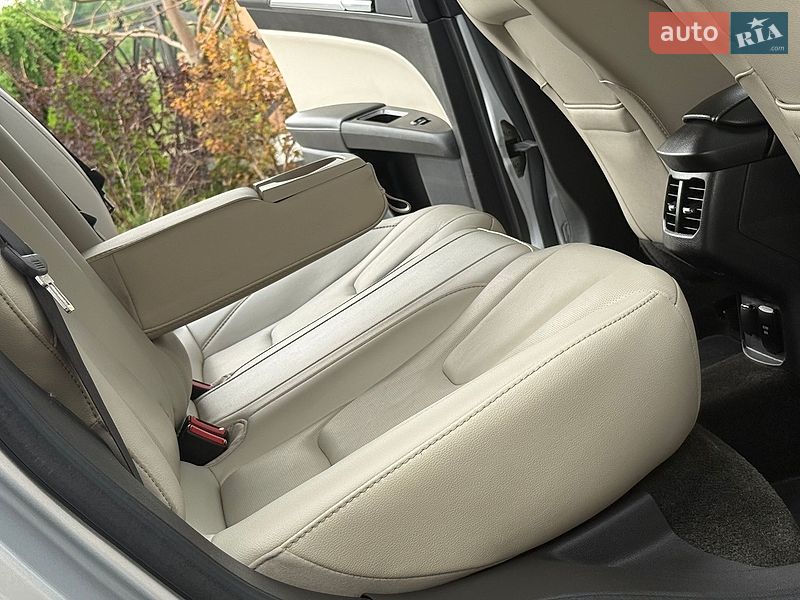 Седан Ford Fusion 2016 в Дрогобичі