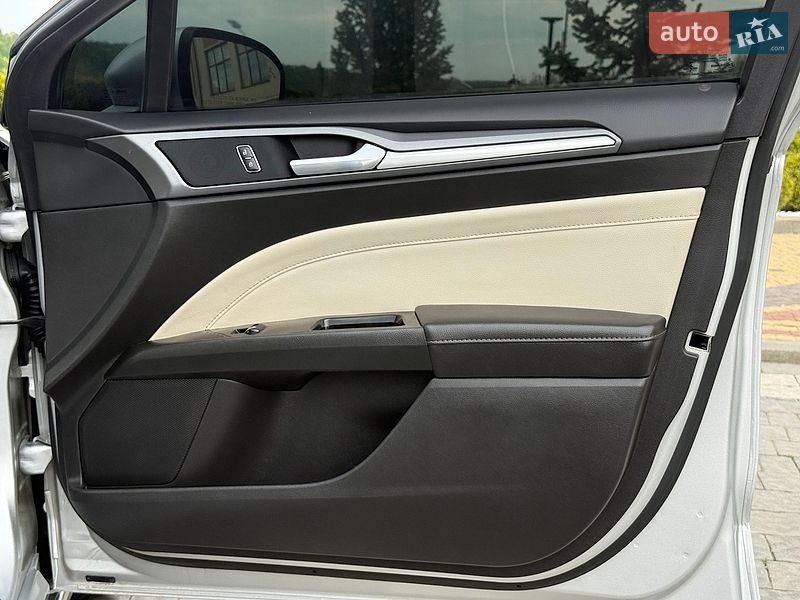 Седан Ford Fusion 2016 в Дрогобичі