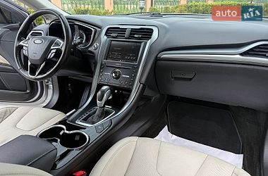 Седан Ford Fusion 2016 в Дрогобичі