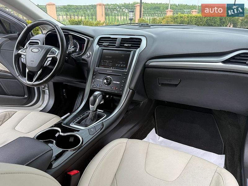 Седан Ford Fusion 2016 в Дрогобичі