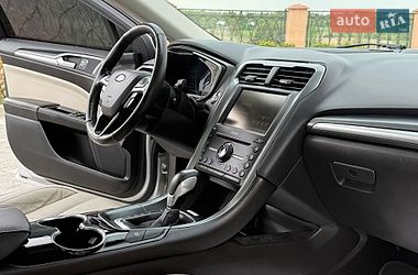Седан Ford Fusion 2016 в Дрогобичі