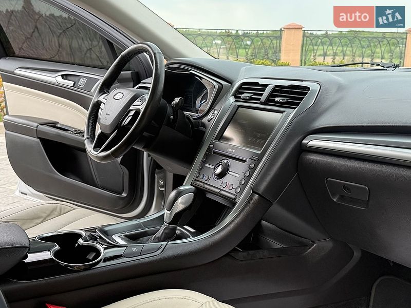 Седан Ford Fusion 2016 в Дрогобичі