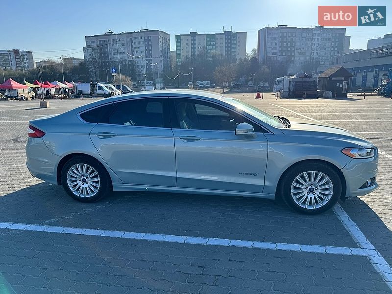 Седан Ford Fusion 2013 в Львові