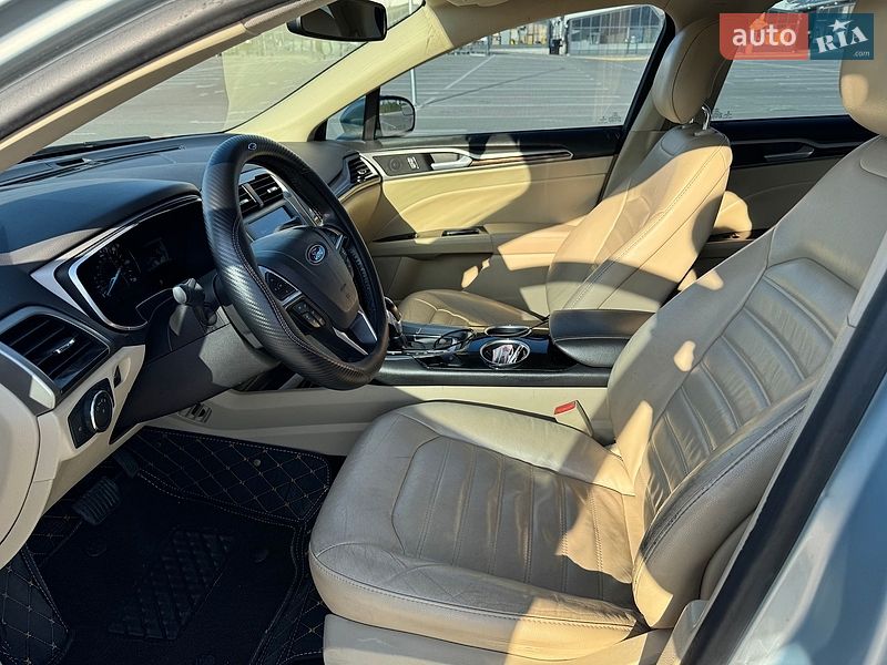 Седан Ford Fusion 2013 в Львові