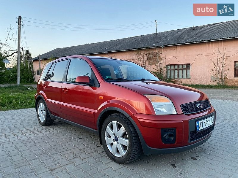 Хэтчбек Ford Fusion 2006 в Косове