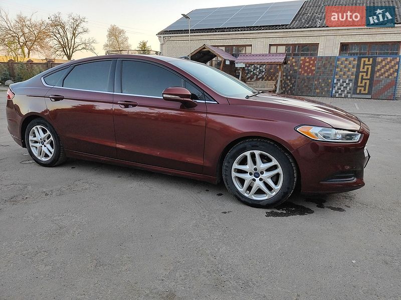 Седан Ford Fusion 2015 в Лисянці