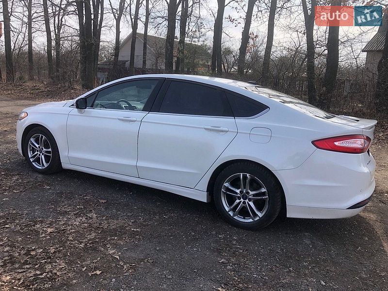 Седан Ford Fusion 2015 в Києві