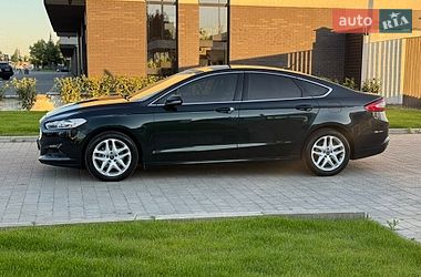Седан Ford Fusion 2014 в Ужгороде