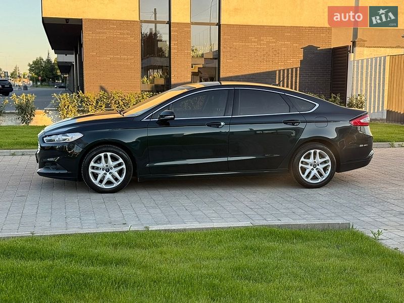 Седан Ford Fusion 2014 в Ужгороде
