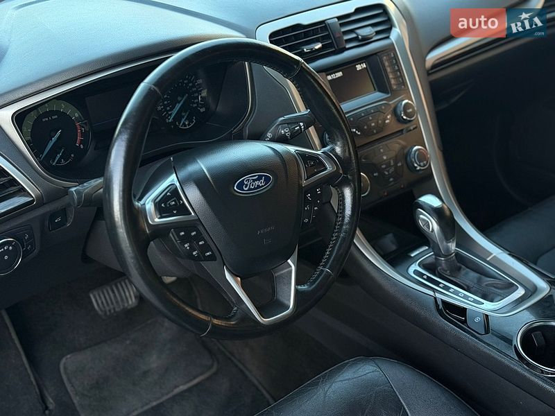 Седан Ford Fusion 2014 в Ужгороде
