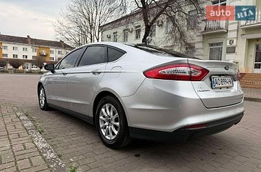 Седан Ford Fusion 2015 в Ужгороде