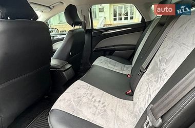 Седан Ford Fusion 2015 в Ужгороде