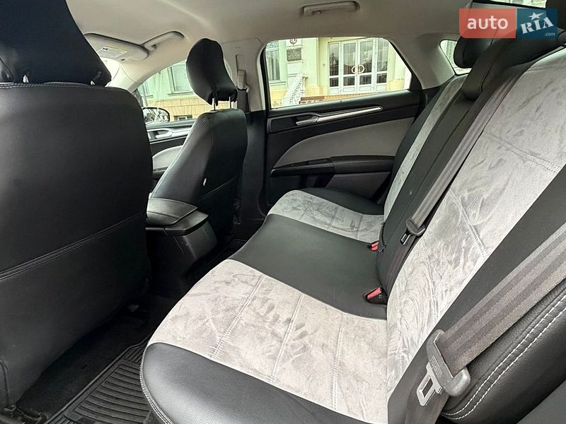 Седан Ford Fusion 2015 в Ужгороде