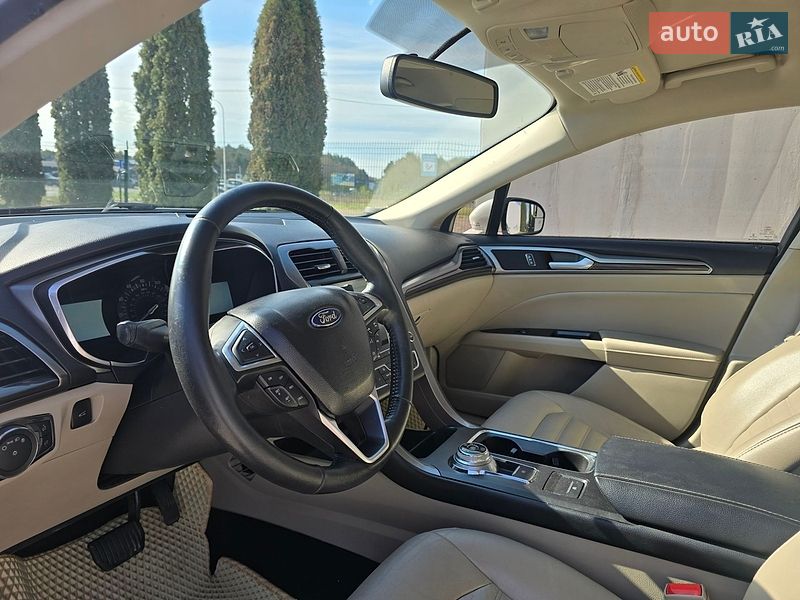 Седан Ford Fusion 2017 в Львові