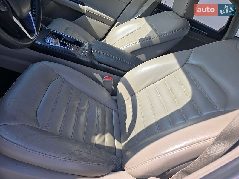 Седан Ford Fusion 2017 в Львові