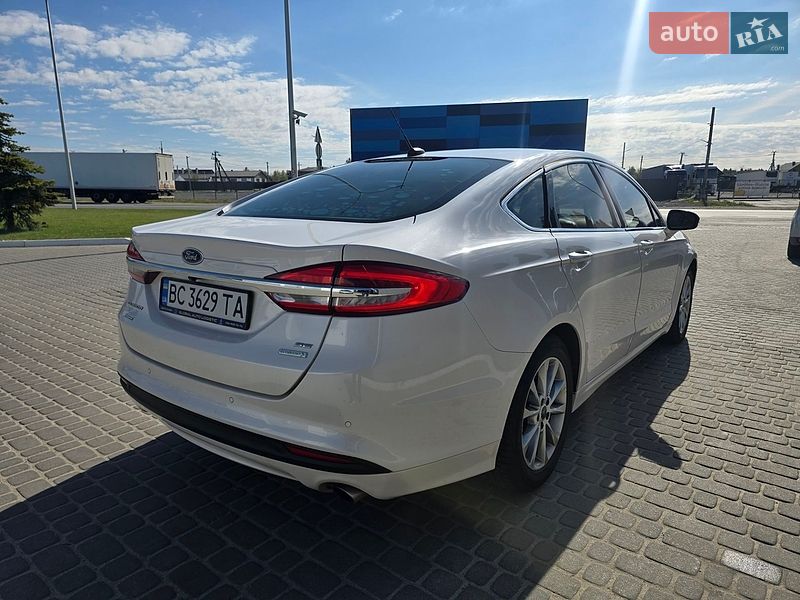 Седан Ford Fusion 2017 в Львові
