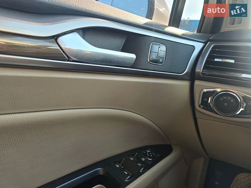 Седан Ford Fusion 2017 в Львові