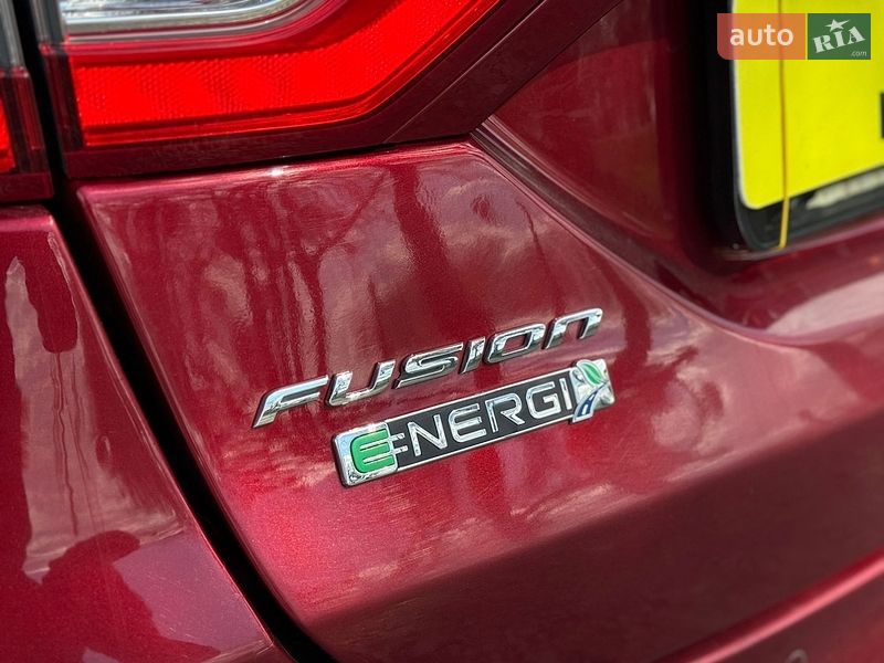 Седан Ford Fusion 2016 в Умані