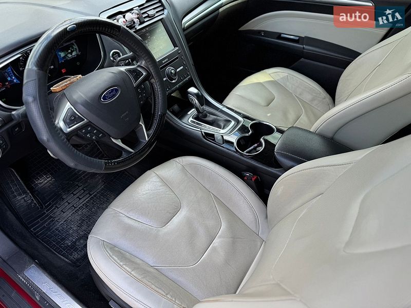 Седан Ford Fusion 2016 в Умані
