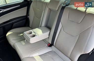 Седан Ford Fusion 2016 в Умані