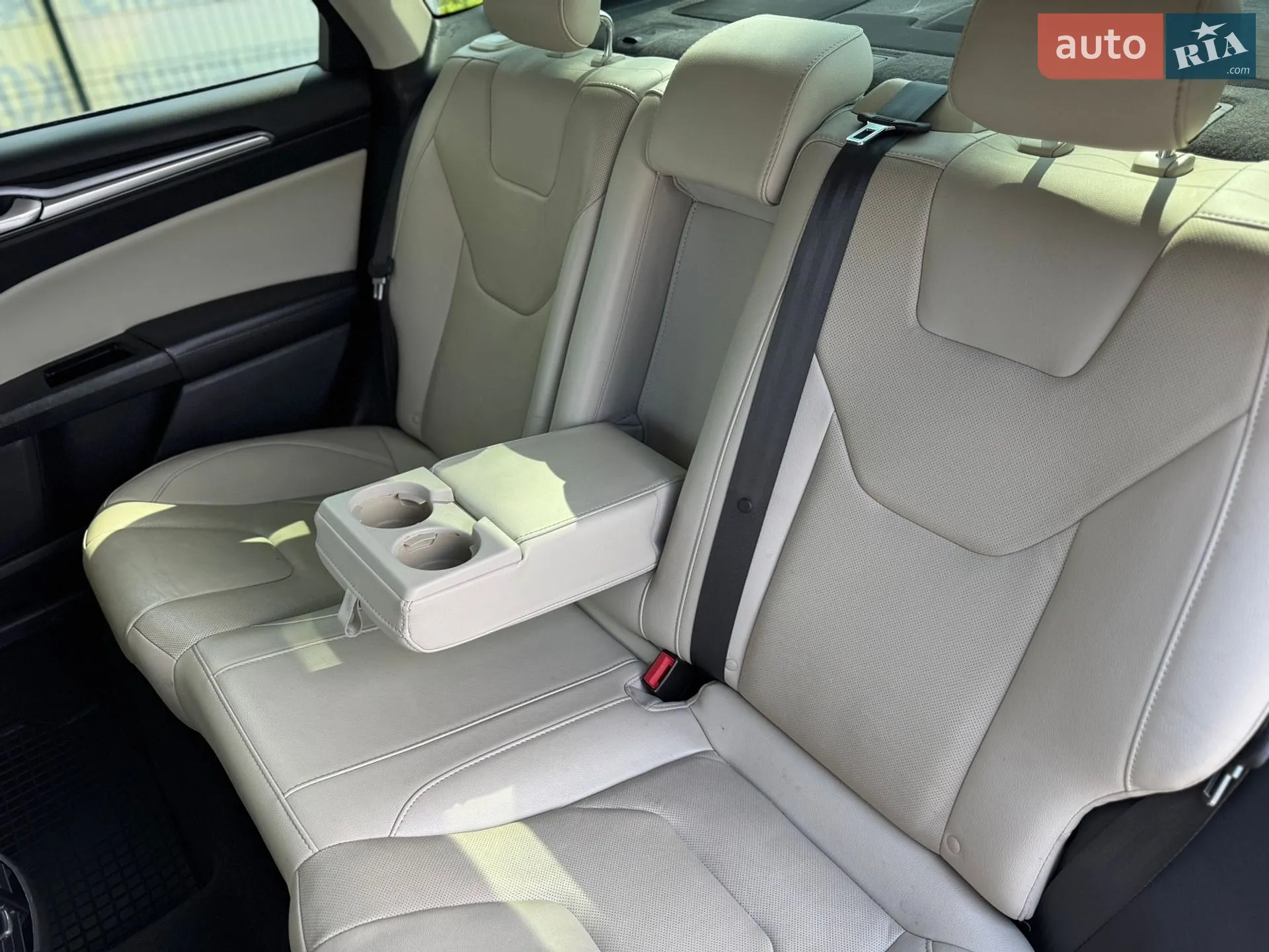 2016 Ford Fusion - мініатюра 19