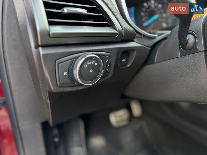 Седан Ford Fusion 2016 в Умані